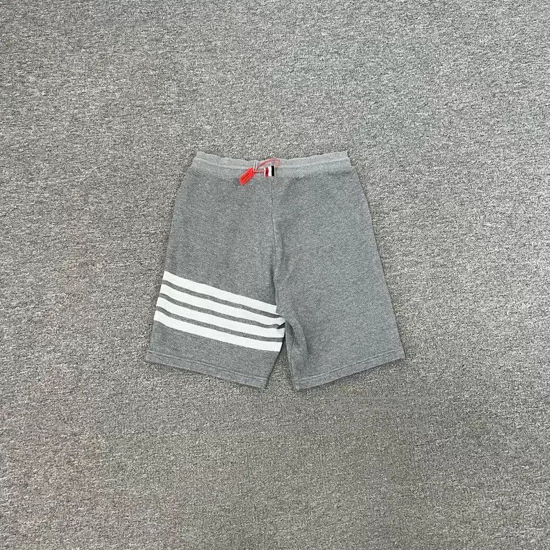 Thom Browne Thom Browne size1 Casual shorts Size US 28 / EU 44 - 2 Thumbnail