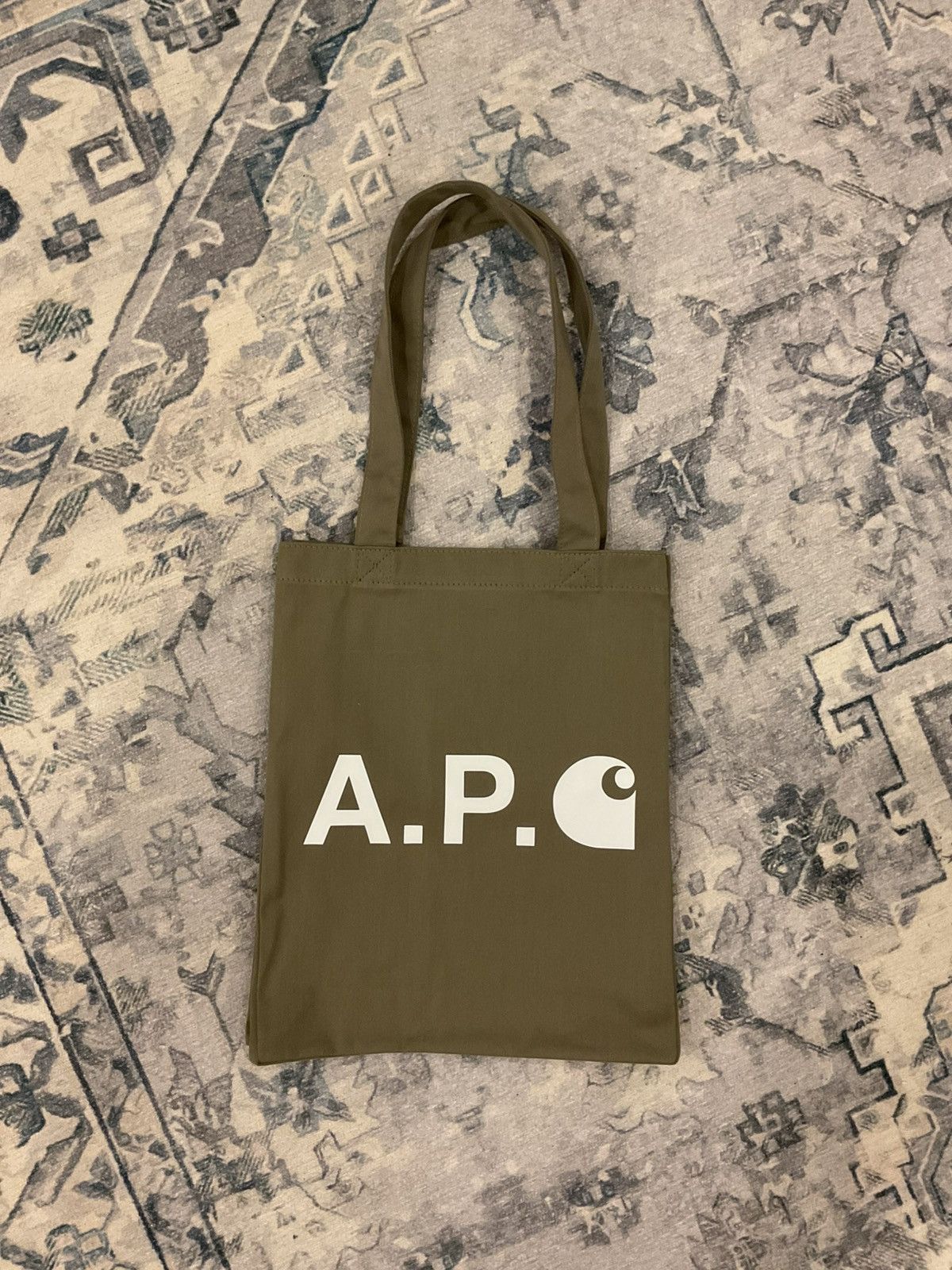 A.P.C. CARHARTT WIP トートバッグ オリーブ Carhartt WIP 最大42%☆7/30まで 日本正規品 カーハート トート