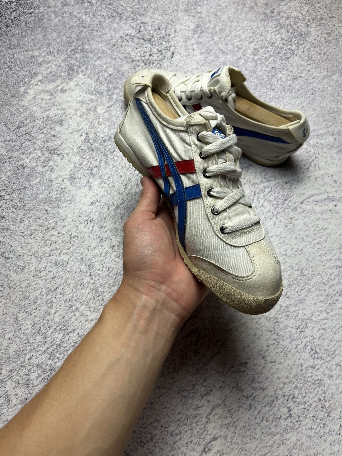 Asics Asics Onitsuka Tiger Mexico 66 Distressed Sneakers 10 Rare Size US 6 / EU 39 - 12 Thumbnail