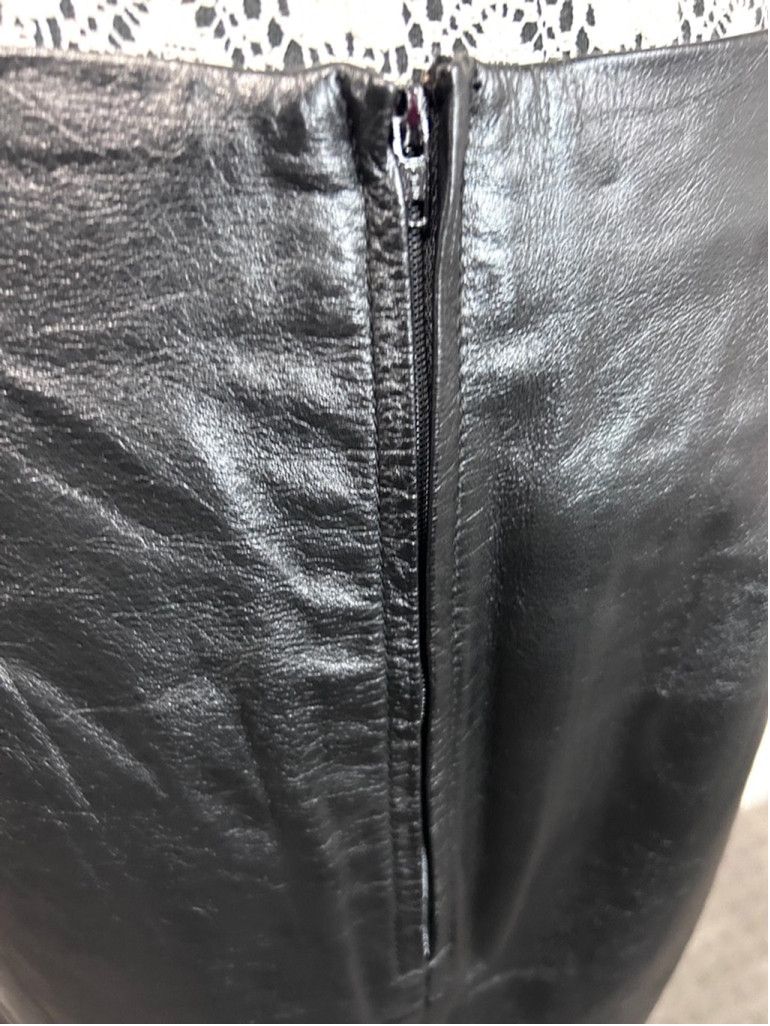 Danier Vintage 80s Danier Leather Skirt, Size 8, Black below knee Size 30" / US 8 / IT 44 - 5 Thumbnail