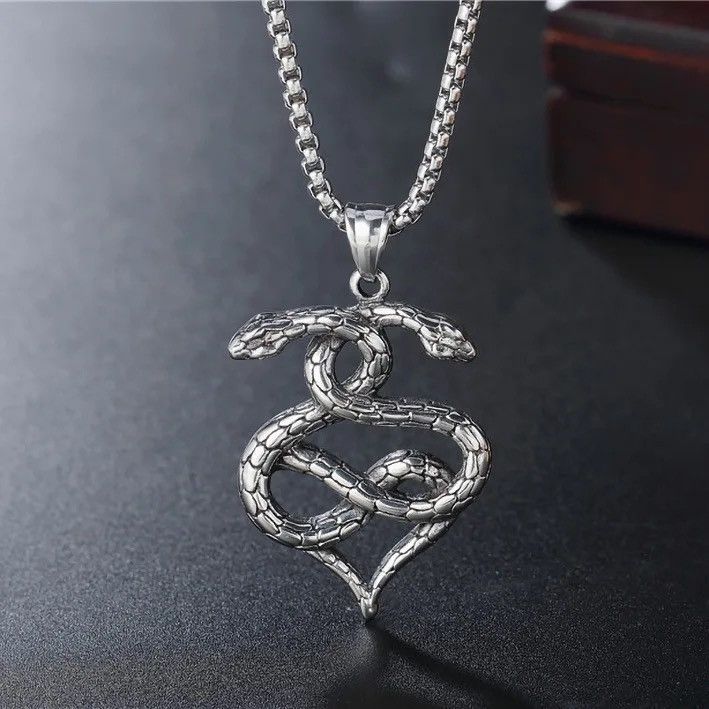 Jewelry Gothic Winding Double Snake Heart Necklace Size ONE SIZE - 1 Thumbnail