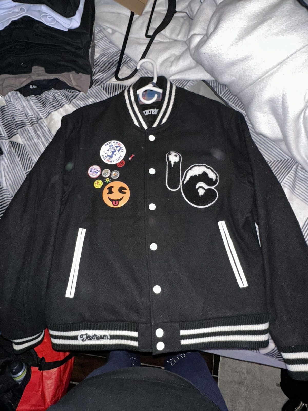 Icecream Icecream north icecream high varsity Size US L / EU 52-54 / 3 - 1 Thumbnail