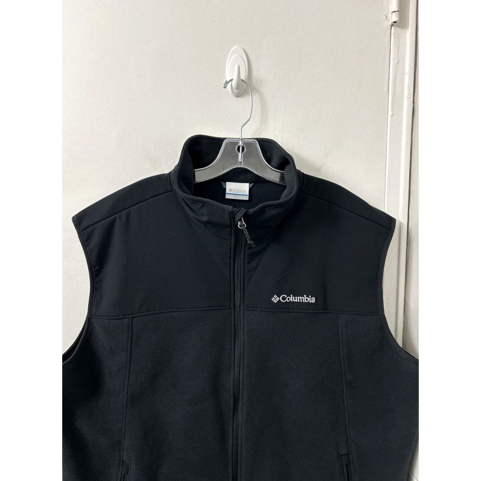 Vintage Columbia Fleece Vest Mens XL Black Full Zip Softshell Jacket Pocket Zipper Logo Quilted Lightweight Outdoor Nature Hiking Size US XL / EU 56 / 4 - 2 Thumbnail