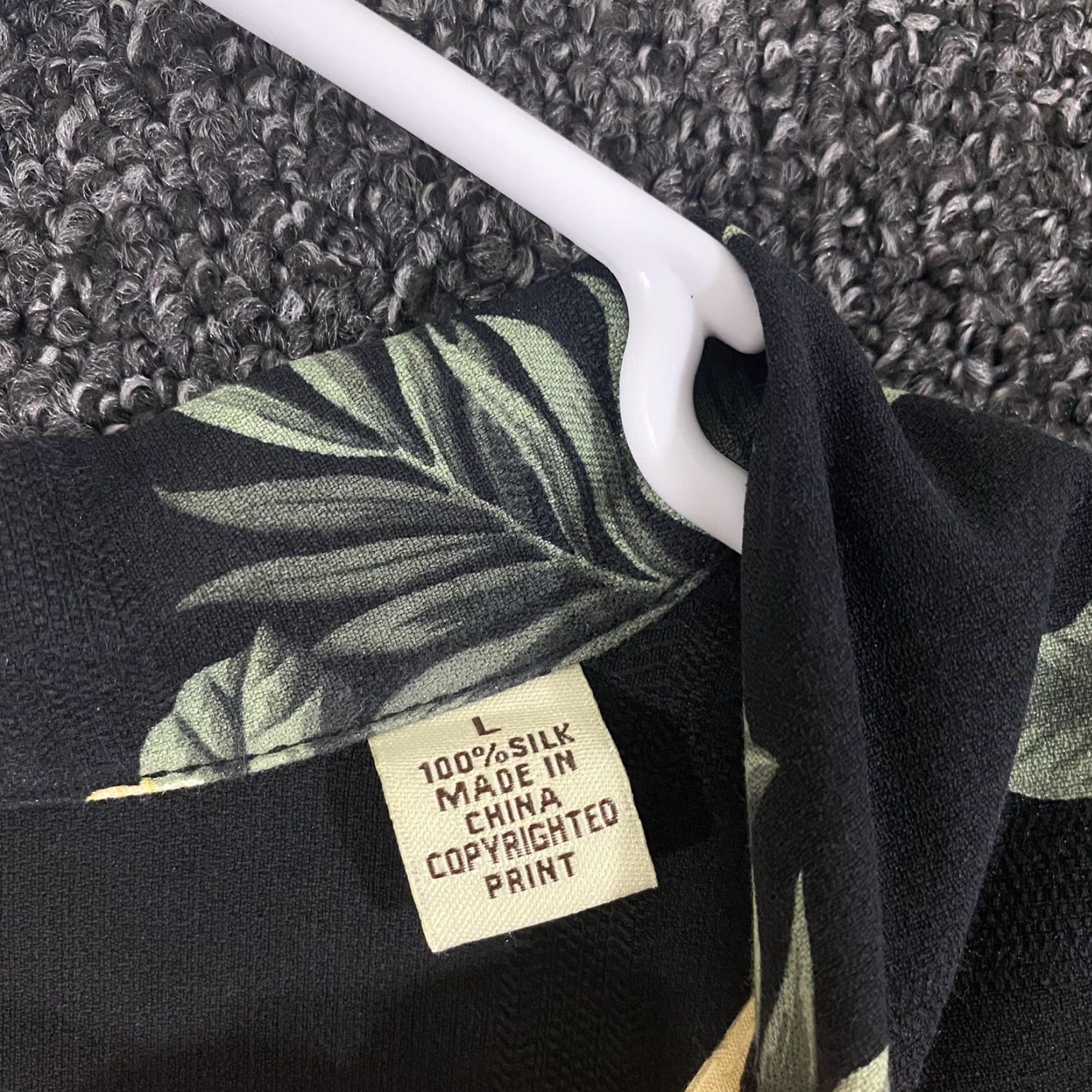 Tommy Bahama Tommy Bahama Shirt Mens Large Black Yellow 100% Silk Hawaiian Pineapple Floral Shirt Casual Hawaiian 90s? Size US L / EU 52-54 / 3 - 5 Thumbnail