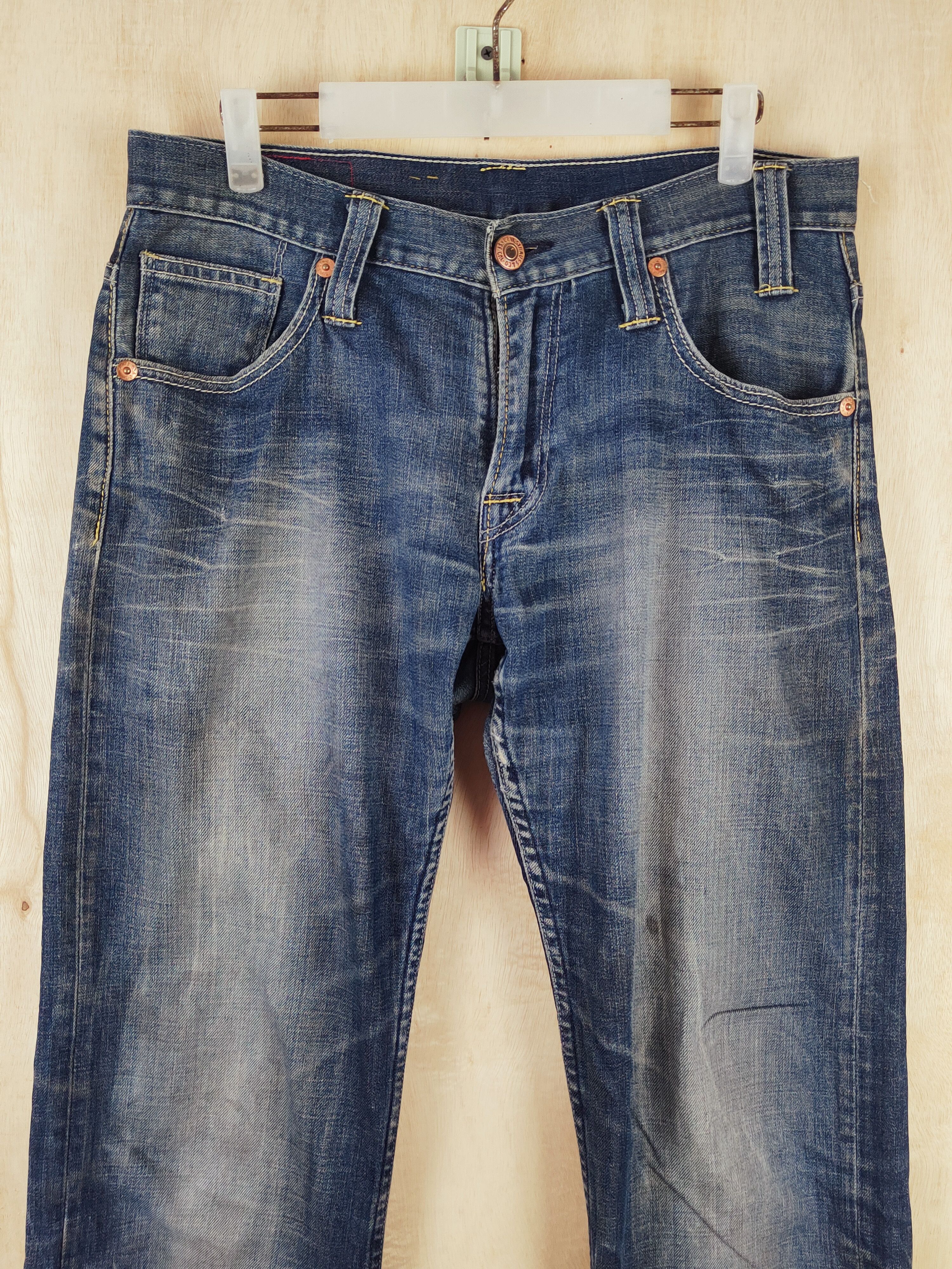 Japanese Brand Levi's Dark Blue Distressed Ripped Jeans #S2663 Size US 32 / EU 48 - 2 Thumbnail