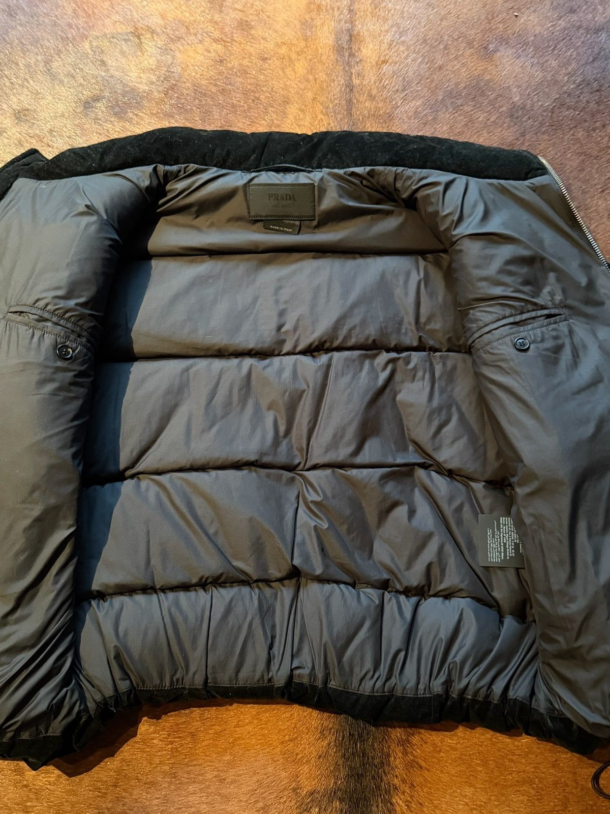Prada Velvet puffer jacket Size US M / EU 48-50 / 2 - 11 Thumbnail