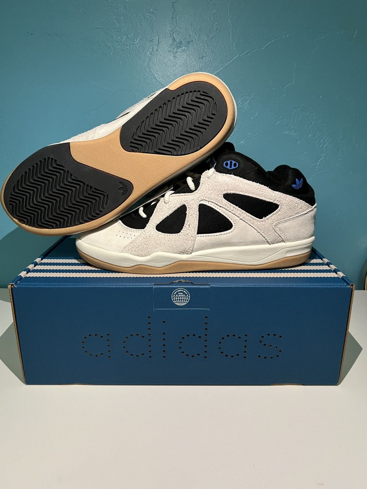 Adidas Bad bunny Adidas Badbo 1.0 Size US 9.5 / EU 42-43 - 1 Thumbnail