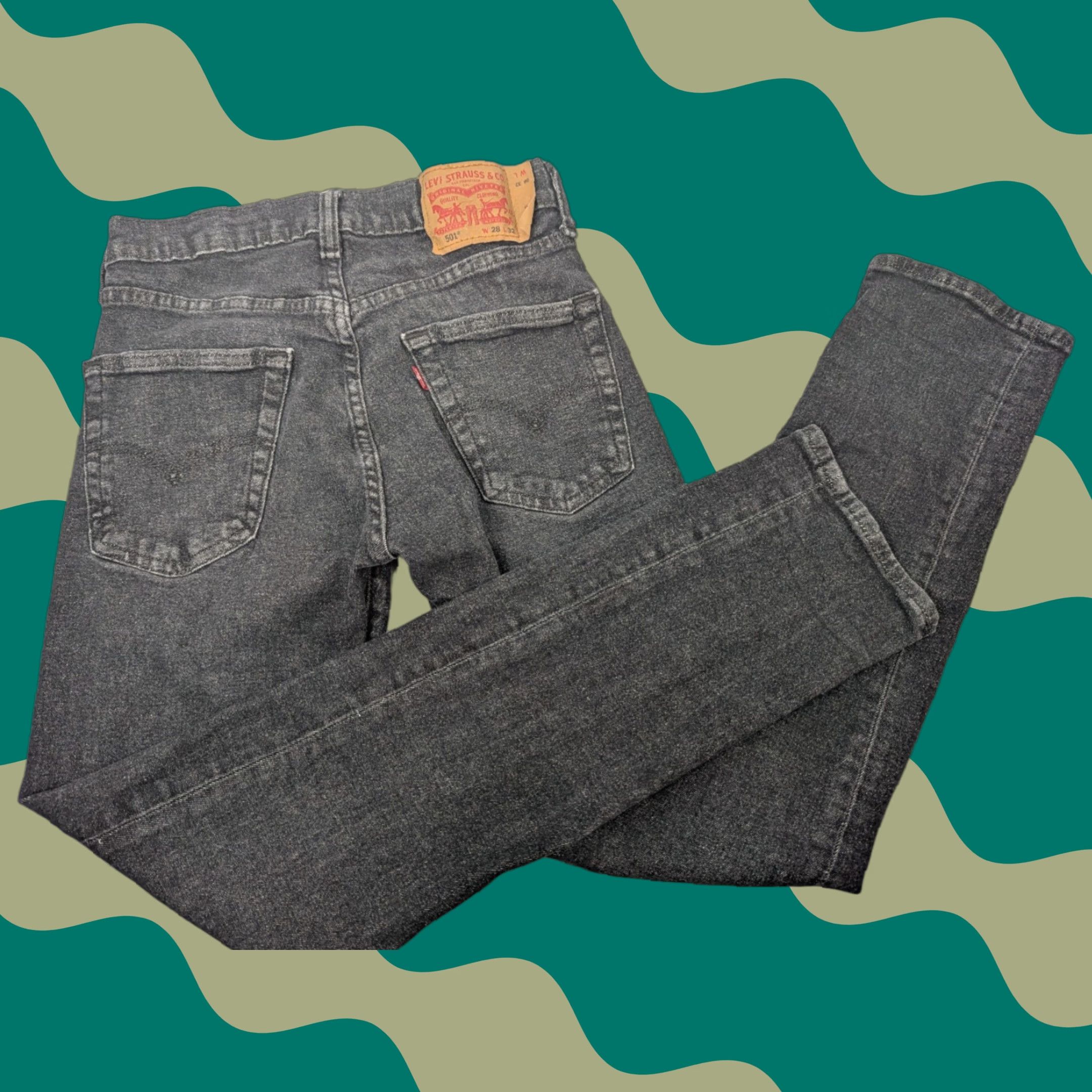 Levi's VINTAGE Levi's 501 Jeans Mens 28x32 Straight Regular Button Fly Black Denim Size US 28 / EU 44 - 1 Thumbnail