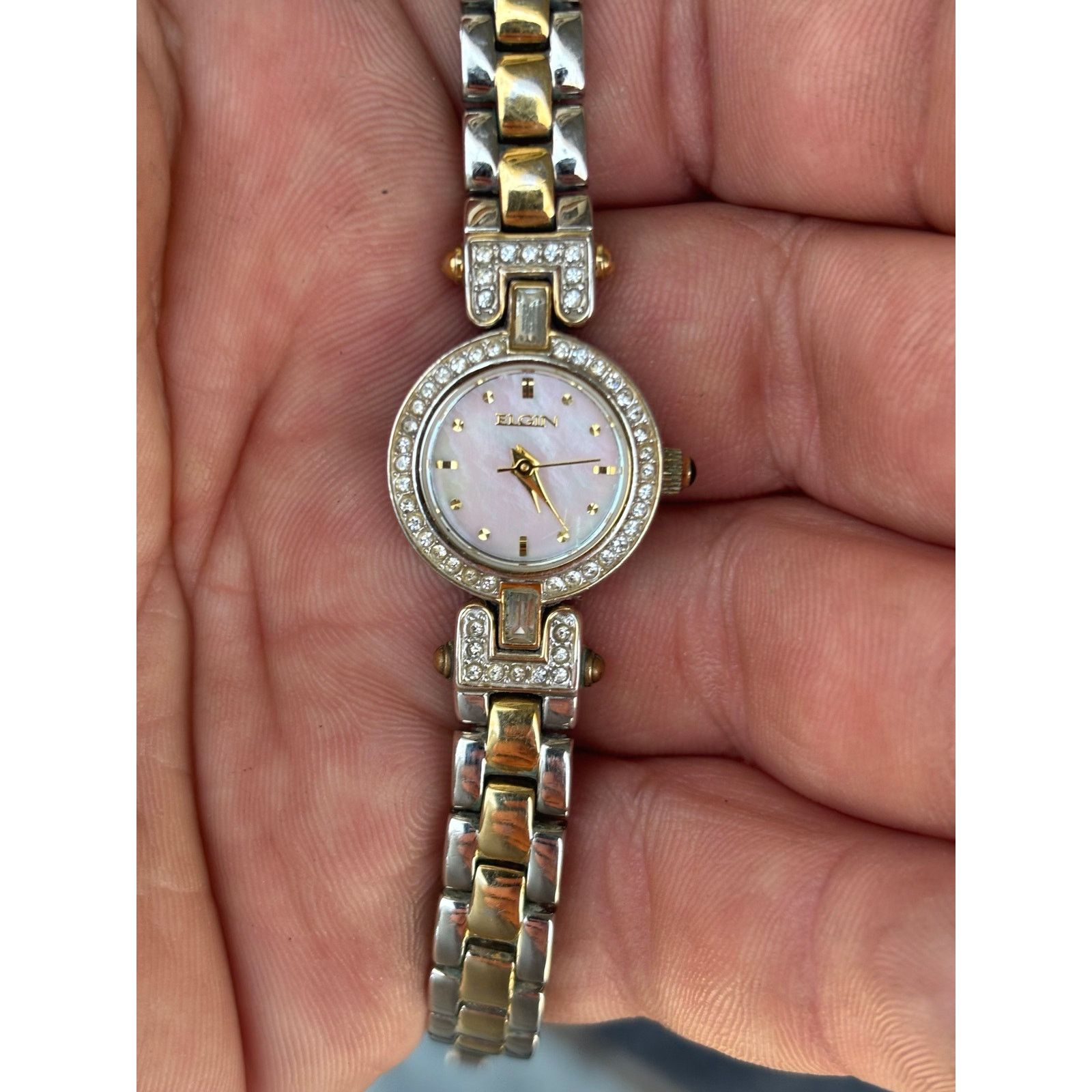 Elgin National Watch Company Elgin 2-Tone Women’s Watch! New Battery! Size ONE SIZE - 4 Thumbnail