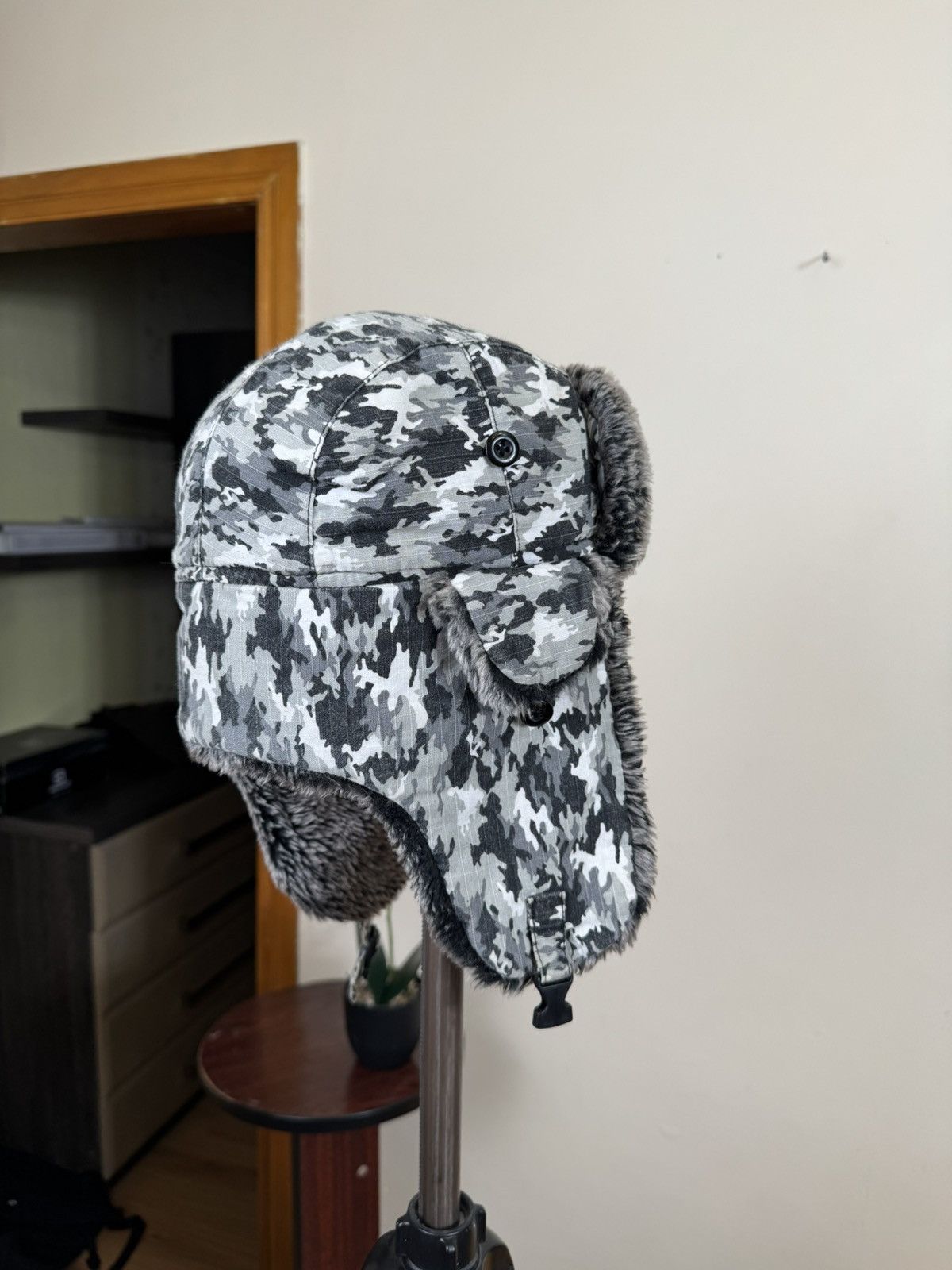 No Fear No Fear Ushanka Mohair Fuzzy Paint Hat Camo Crazy Y2K Winter Size ONE SIZE - 15 Thumbnail