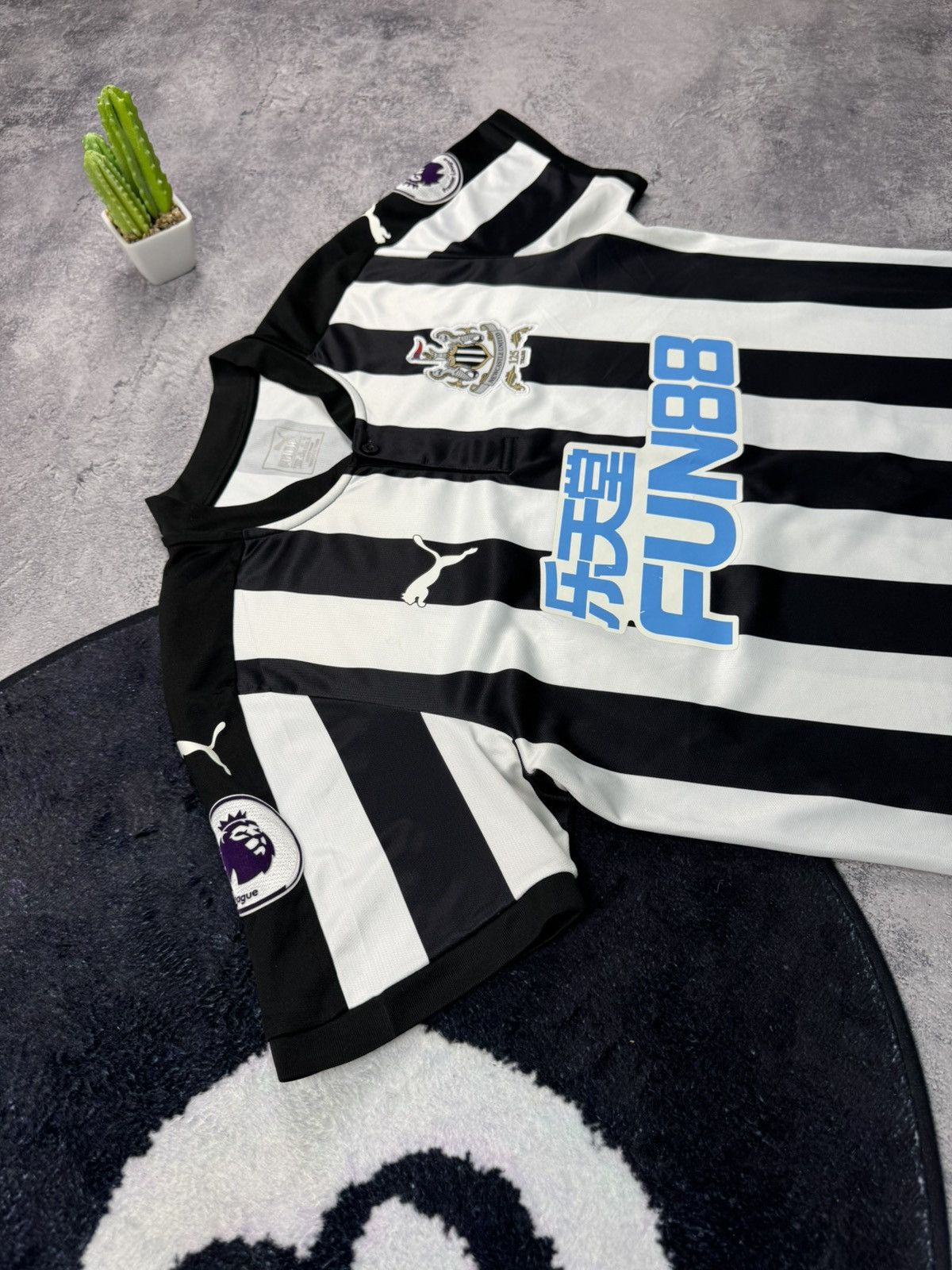 Vintage NEWCASTLE UNITED 17-18 Home Shirt Puma 125 Years AYOZE #17 Size US M / EU 48-50 / 2 - 3 Thumbnail