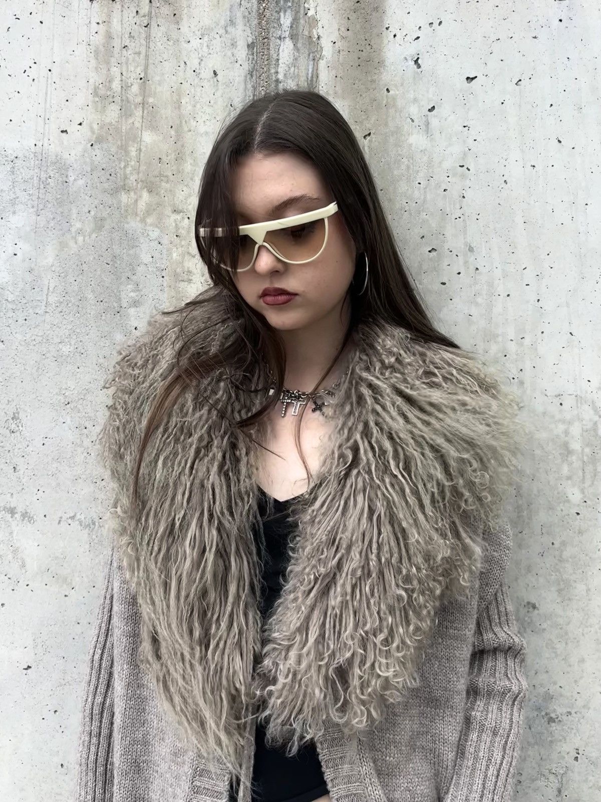 Dolce & Gabbana 2000s Dolce & Gabbana Fur Collar long knit. Size M / US 6-8 / IT 42-44 - 1 Thumbnail