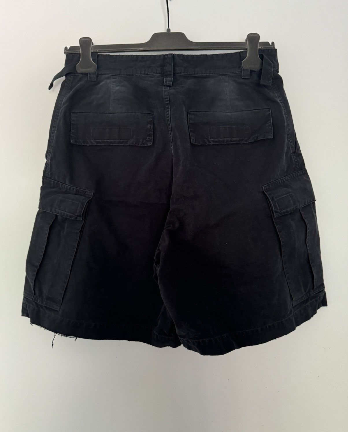 Balenciaga Balenciaga Distressed Cargo Shorts Size US 30 / EU 46 - 4 Thumbnail