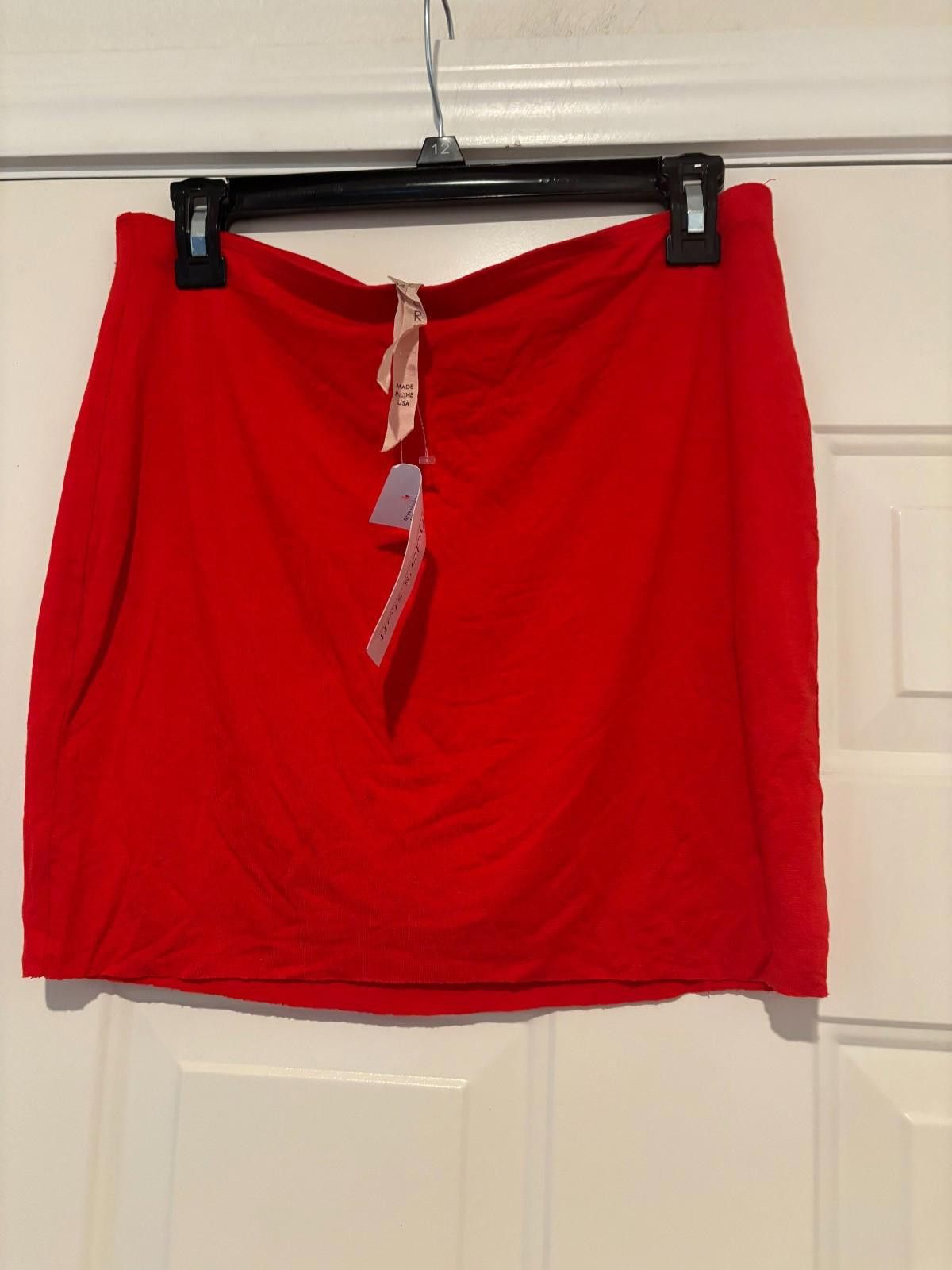 J.Crew Womens Core brand red stretch mini skirt #236 sz S to M Size 28" / US 6 / IT 42 - 1 Thumbnail