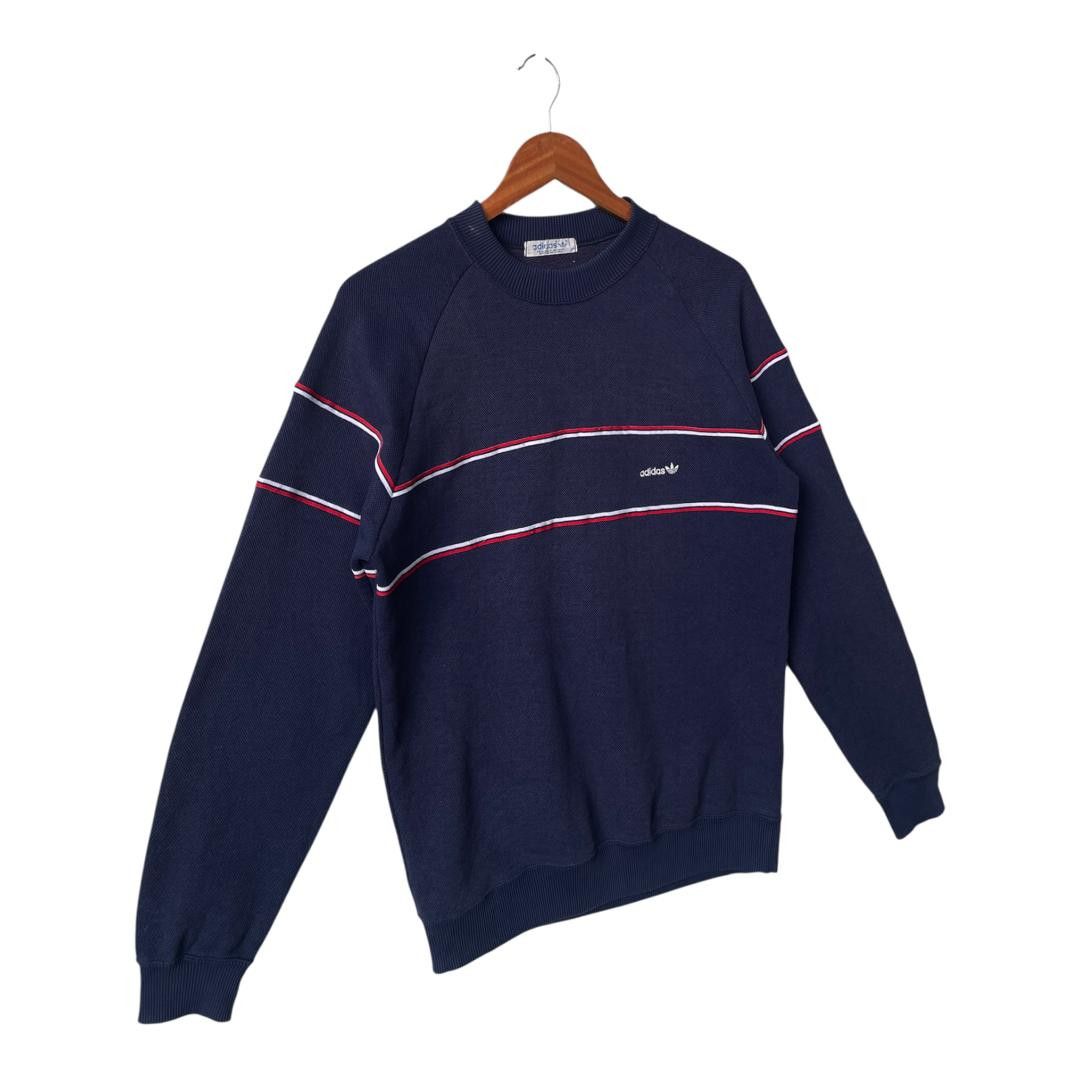 Adidas Vintage Adidas Embroided Logo Crewneck Sweatshirt Size US M / EU 48-50 / 2 - 2 Thumbnail