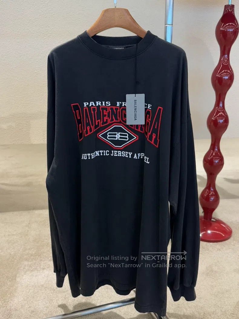 Balenciaga Balenciaga Letter Embroidered Round Neck Long Sleeve Sweat Size US L / EU 52-54 / 3 - 1 Thumbnail