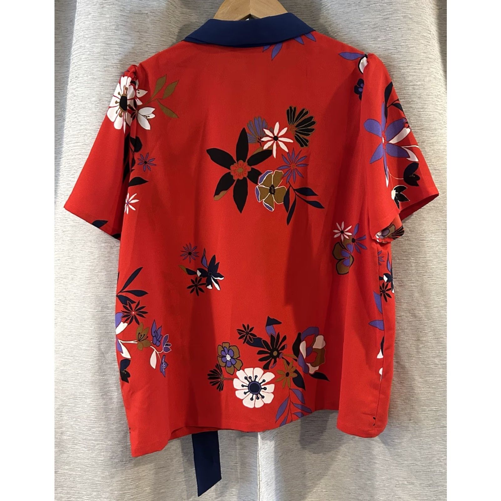 Vintage **ModCloth Red Floral Blouse XL** User: ModCloth Red Floral Blouse XL Size XL / US 12-14 / IT 48-50 - 4 Thumbnail