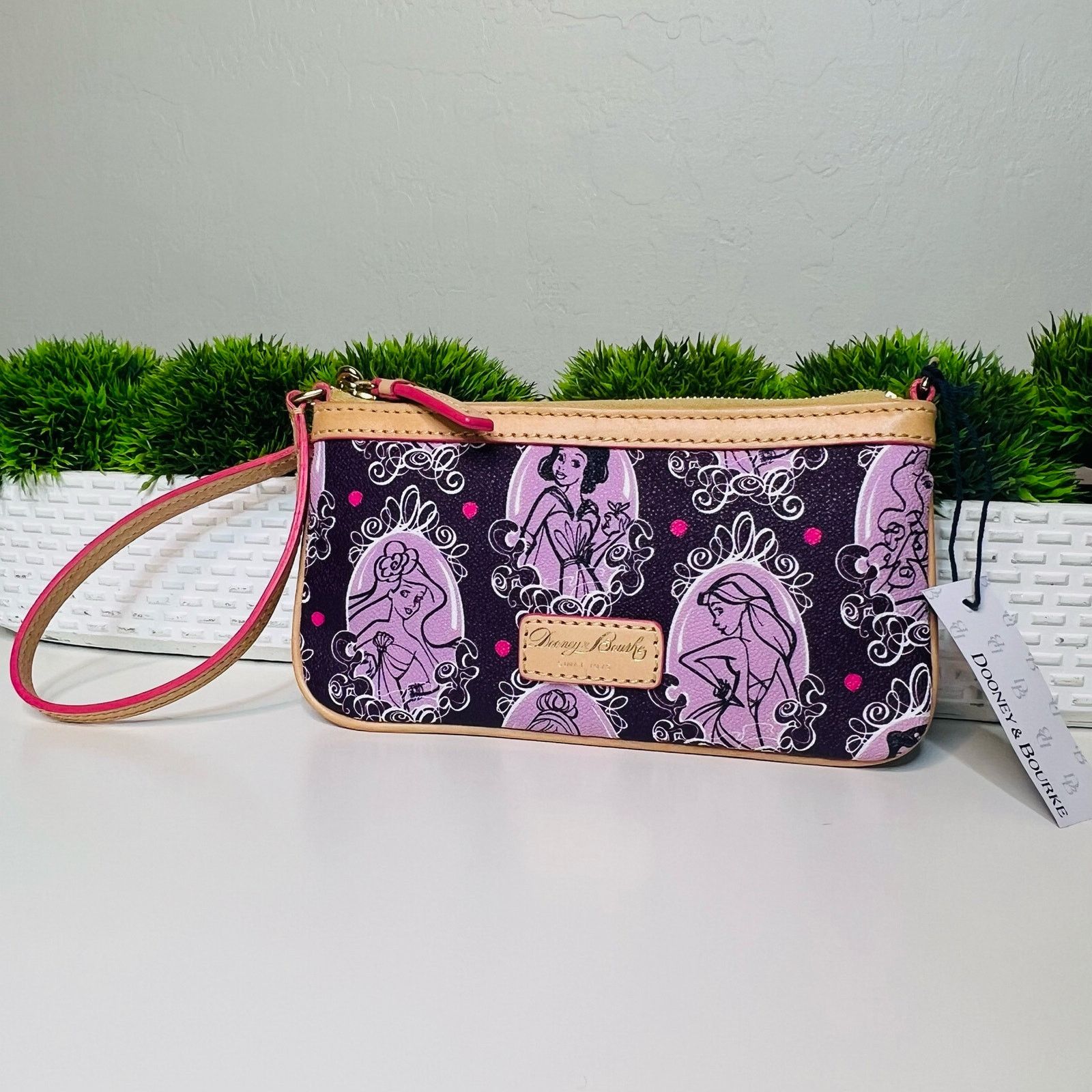 Dooney & Bourke Disney Dooney & Bourke Princess Half Marathon 2015 Wristlet Size ONE SIZE - 4 Thumbnail