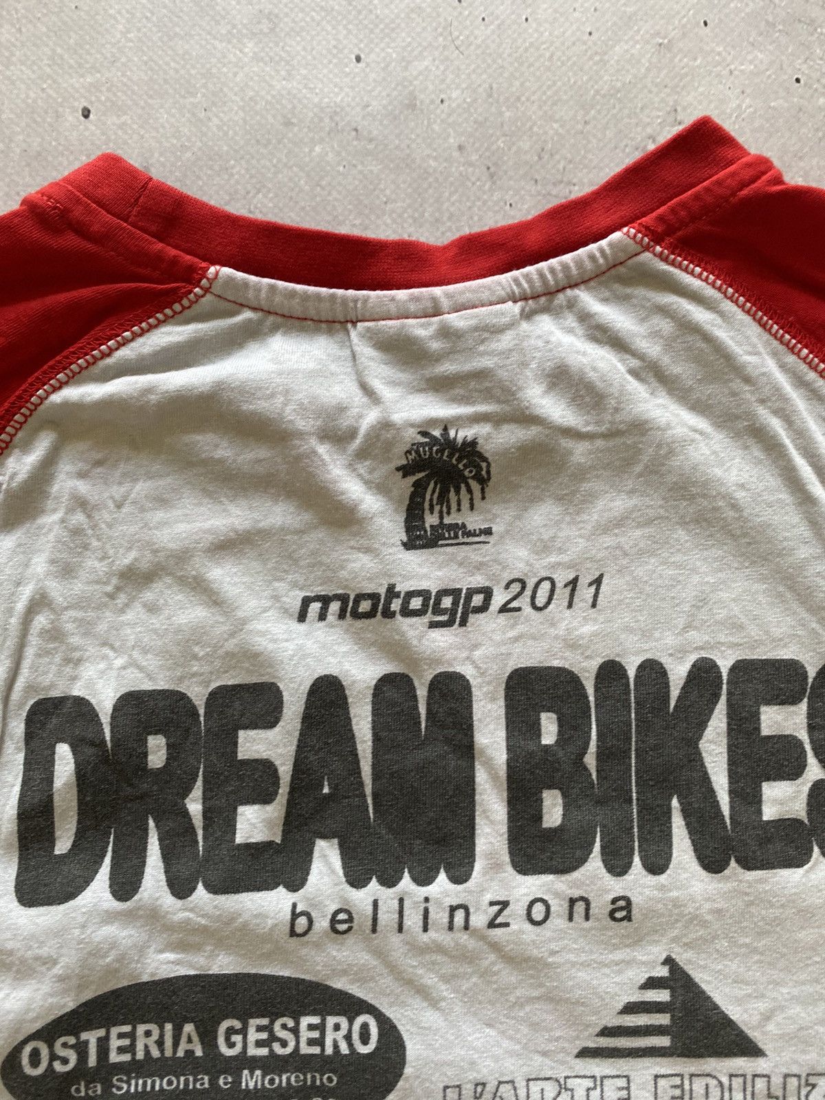 Vintage Vintage 2011 Valentino Rossi Ducati 46 MOTOGP Dream Bikes Size US S / EU 44-46 / 1 - 8 Thumbnail