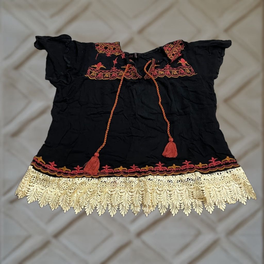 Bally Ally Blouse Top Womens Short Sleeve Black Embroidered Tasseled Bohemian Knit Rayon V-Neck Casual Shirt 4 Size S / US 4 / IT 40 - 1 Thumbnail