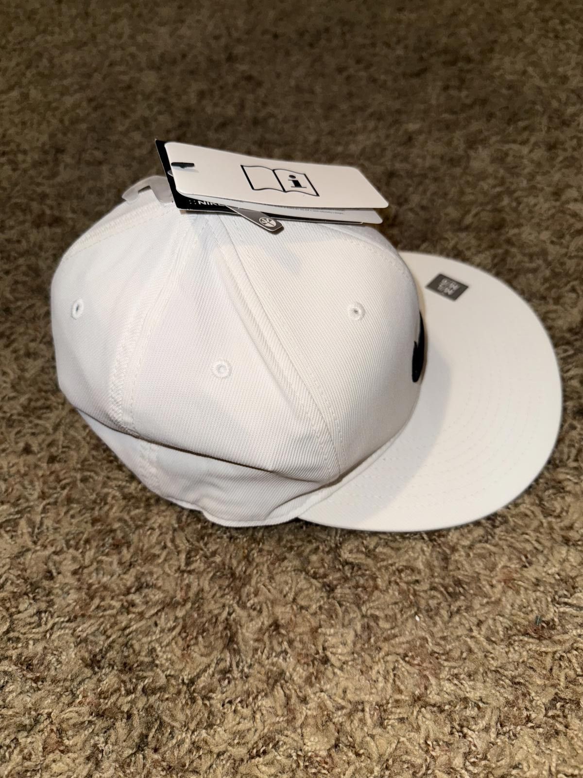 Nike Nike Adult Unisex White Golf Flat Bill Cap Sample Size ONE SIZE - 6 Thumbnail