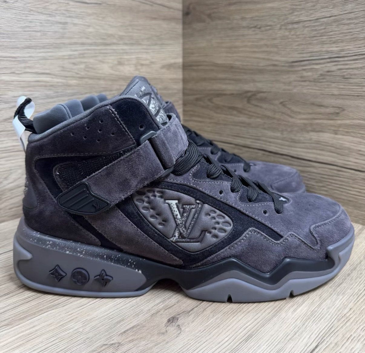 Louis Vuitton Louis Vuitton LV Trainer 2 Grey & Black Mid-Top Sneakers J41 Size US 8 / EU 41 - 2 Thumbnail