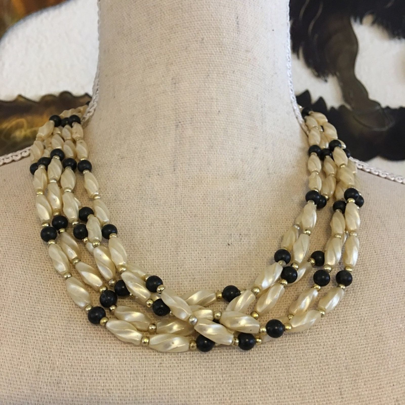 Vintage Vintage 70s multi strand pearlescent bead necklace Size ONE SIZE - 1 Thumbnail