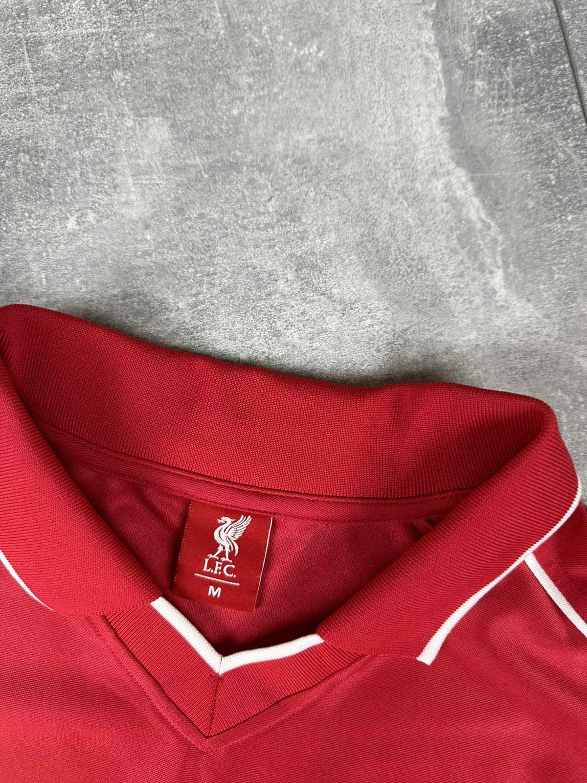 Other Liverpool Fc Merchandise Home Soccer Jersey 2000/01 Size US M / EU 48-50 / 2 - 7 Thumbnail