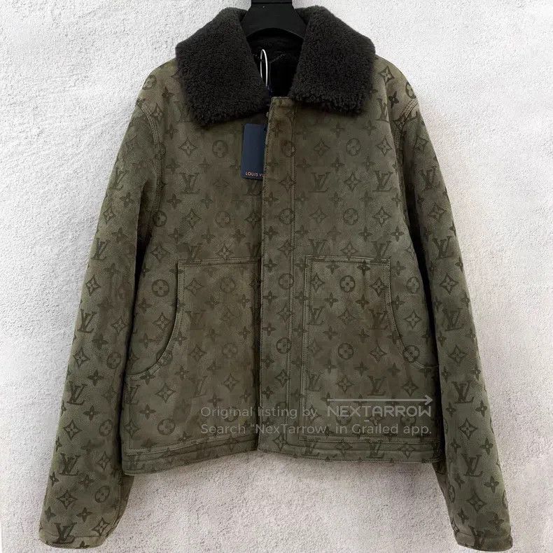 Louis Vuitton Louis Vuitton Lambswool printed brown suede aged fur one-p Size US L / EU 52-54 / 3 - 1 Thumbnail