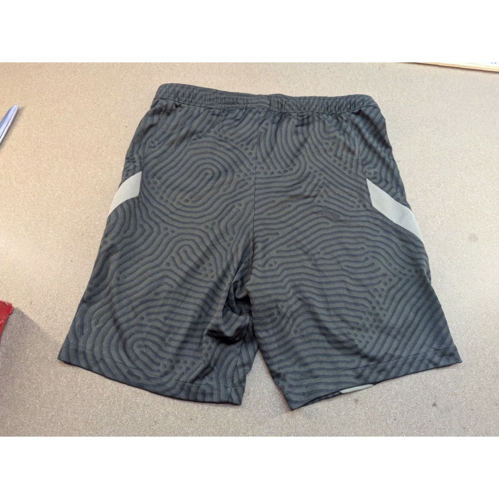 Nike Nike Atletico Madrid Training Shorts Mens Size S Football Adult Size US 29 - 2 Thumbnail
