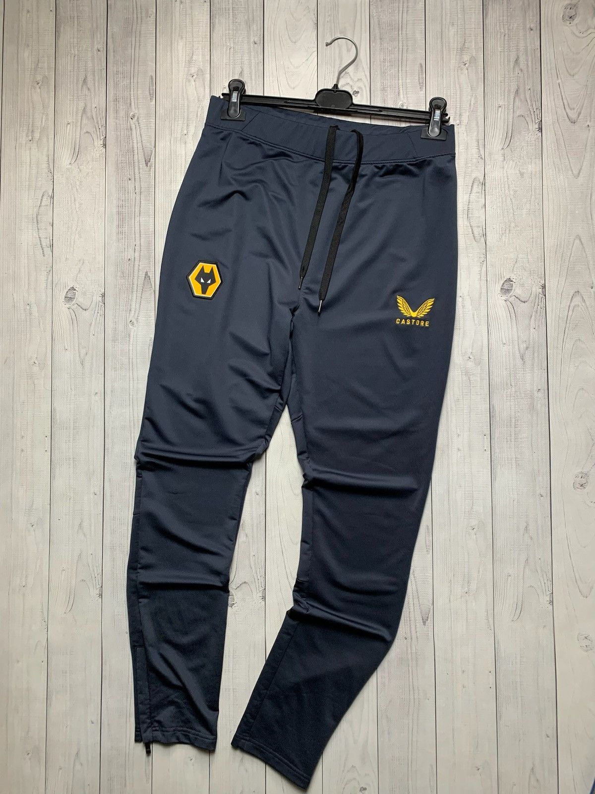 Other Wolverhampton soccer joggers size M/L grey castore Size US 34 / EU 50 - 1 Thumbnail