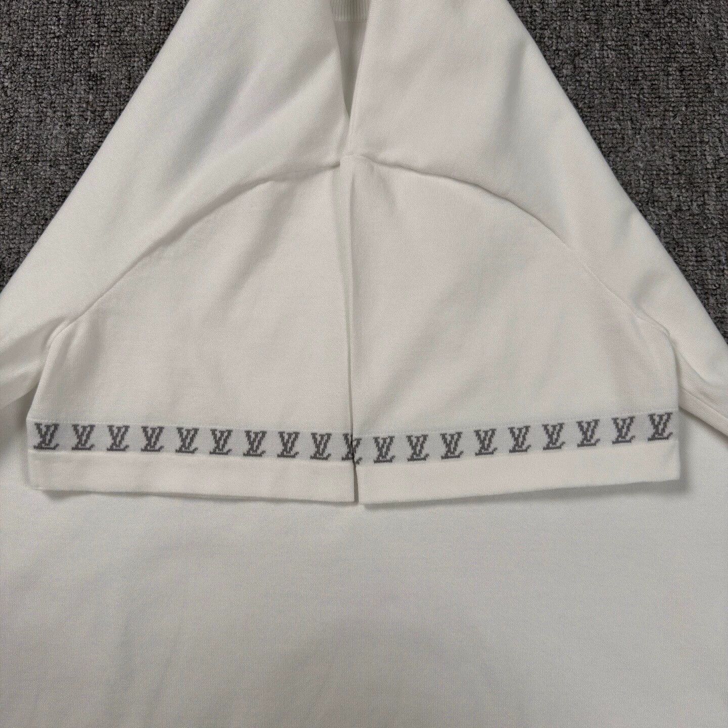 Louis Vuitton LV Allover Print Knit SS Tee White Cuffs S Mint Size US S / EU 44-46 / 1 - 6 Thumbnail