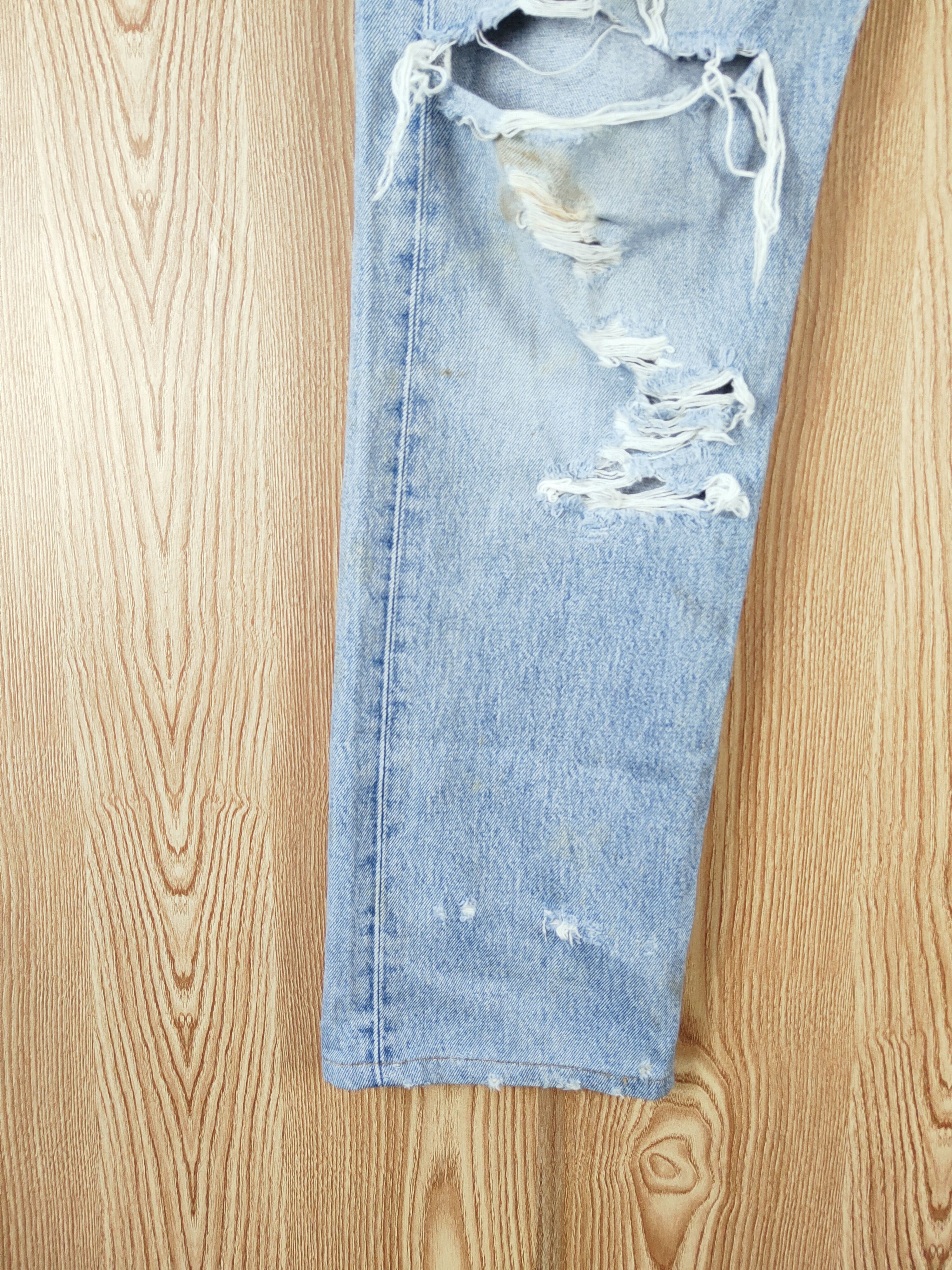 Levi's 501 Levi's Blue Distressed Ripped Jeans #W541 Size US 33 - 4 Thumbnail