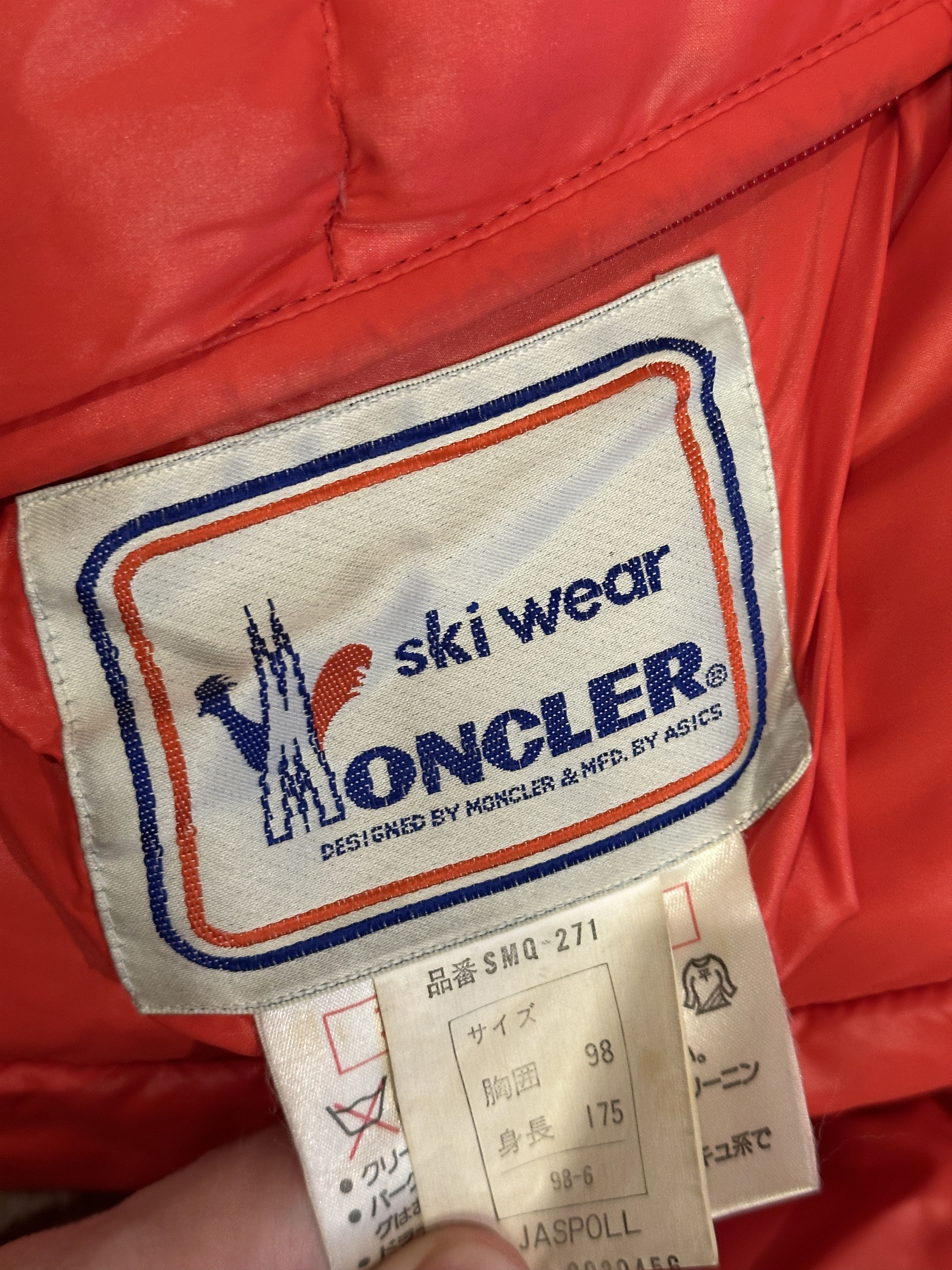 Moncler Moncler Vintage Red/Blue Puffer Reversible Jacket Size M Size US M / EU 48-50 / 2 - 20 Thumbnail