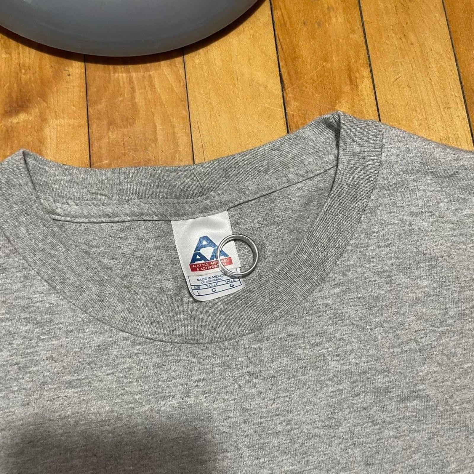 MLB 90s Grey Wrigley Field funny tee with red accents Size L Size US L / EU 52-54 / 3 - 4 Thumbnail