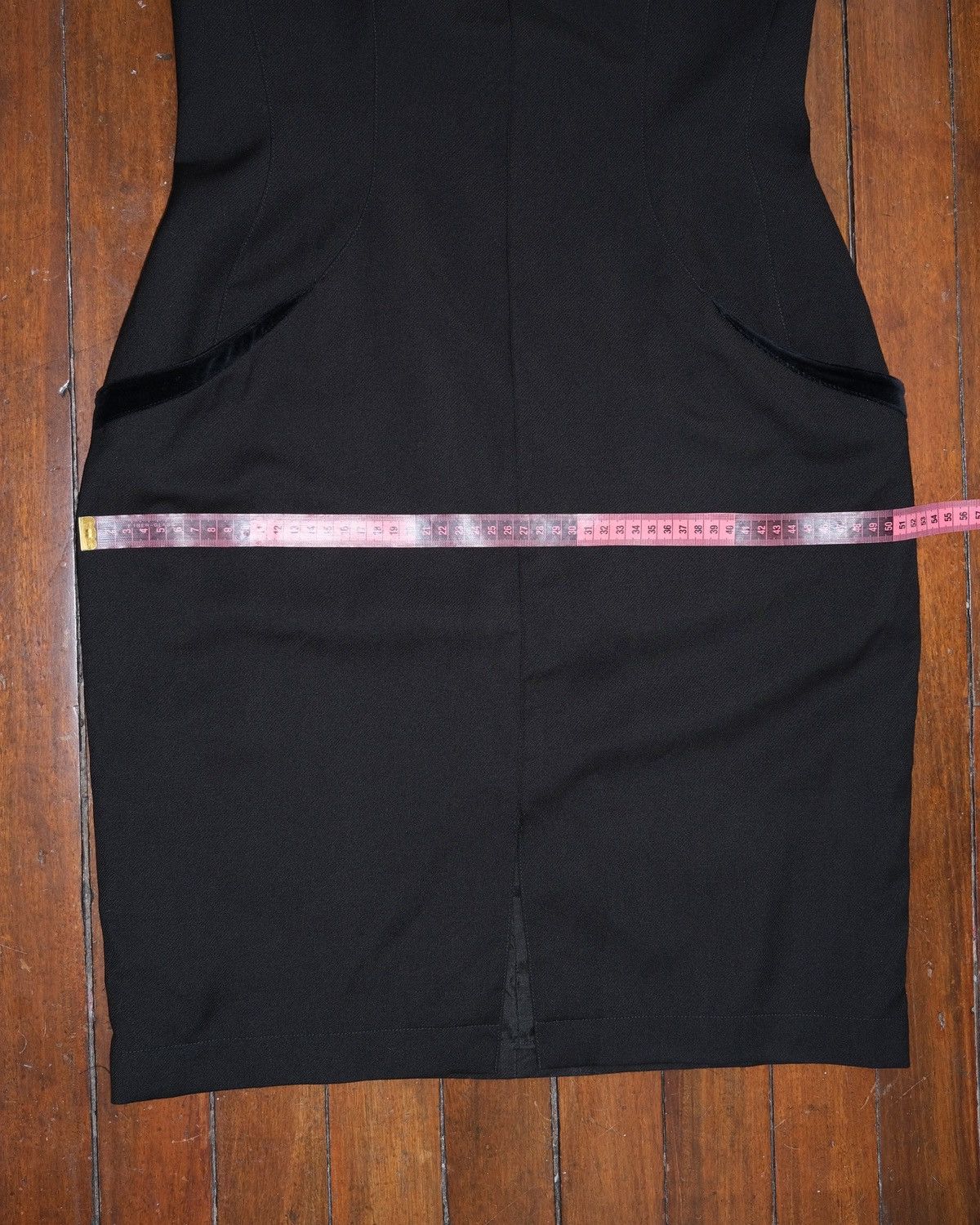 Thierry Mugler F/W 1998 Thierry Mugler Runway Velvet Trim Halter Hourglass Size M / US 6-8 / IT 42-44 - 15 Thumbnail