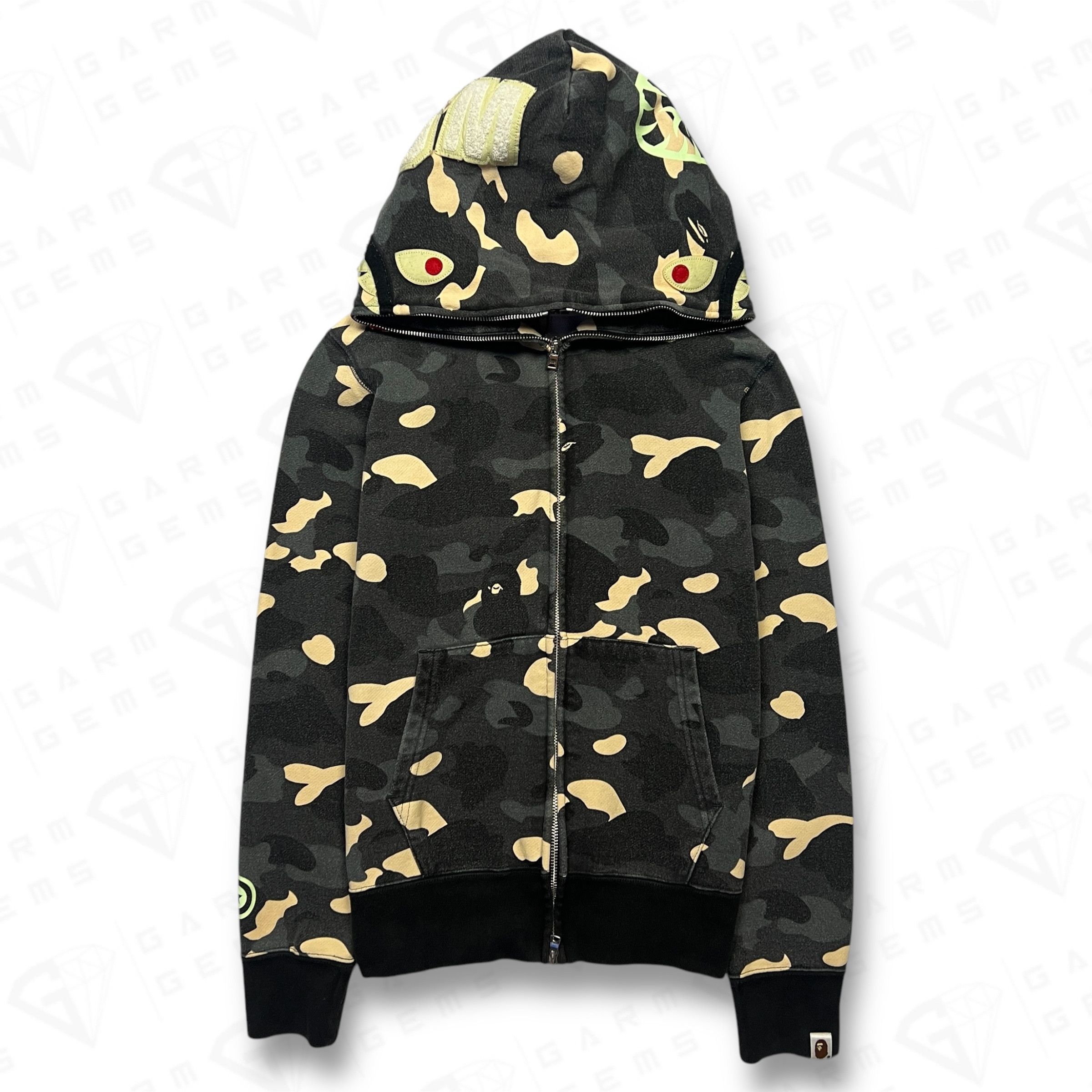 Bape A Bathing Ape Shark Camo Glow In The Dark Full Zip Hoodie Size US S / EU 44-46 / 1 - 1 Thumbnail