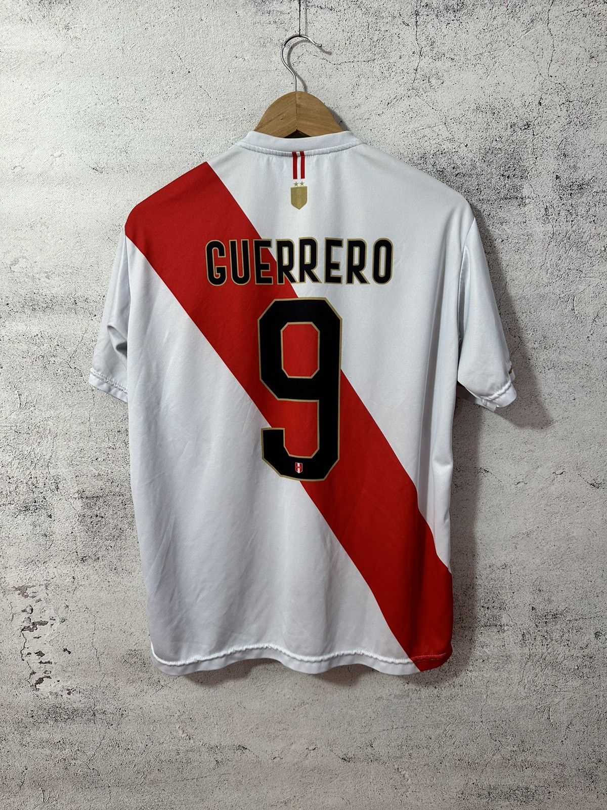 Other Peru Fan Jersey #9 Guerrero Size US M / EU 48-50 / 2 - 2 Thumbnail