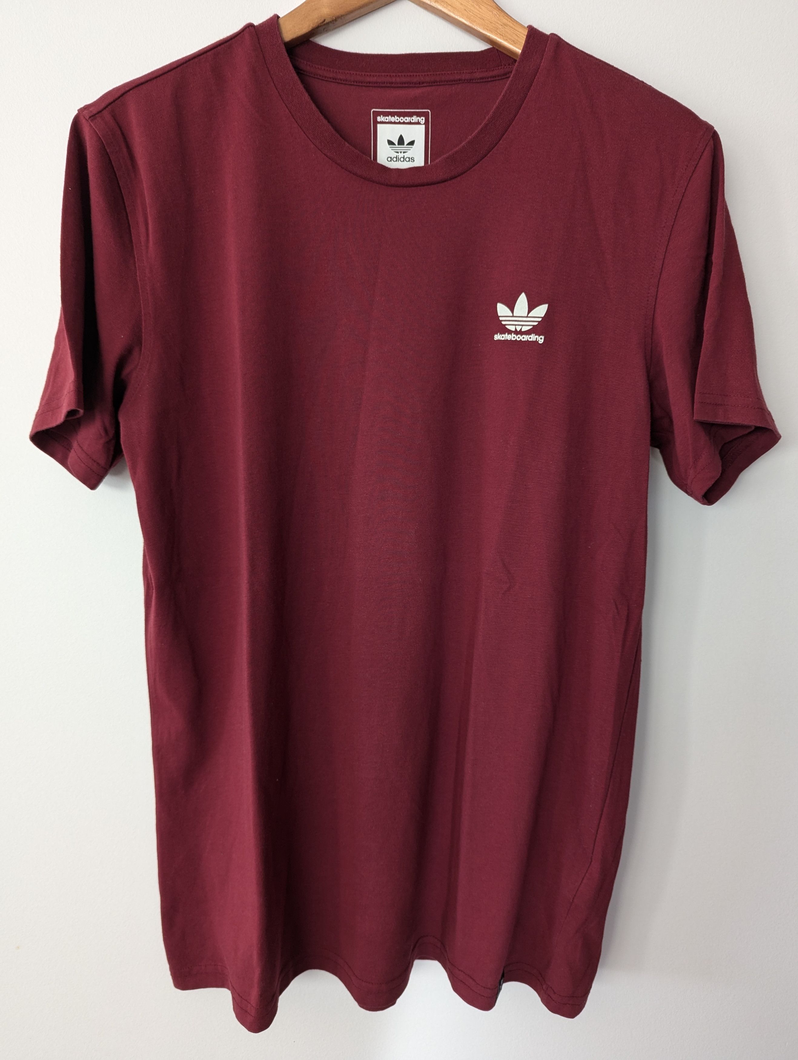 Adidas ADIDAS SKATEBOARDING RED T-SHIRT - SURF SKATE - VINTAGE Size US M / EU 48-50 / 2 - 1 Thumbnail