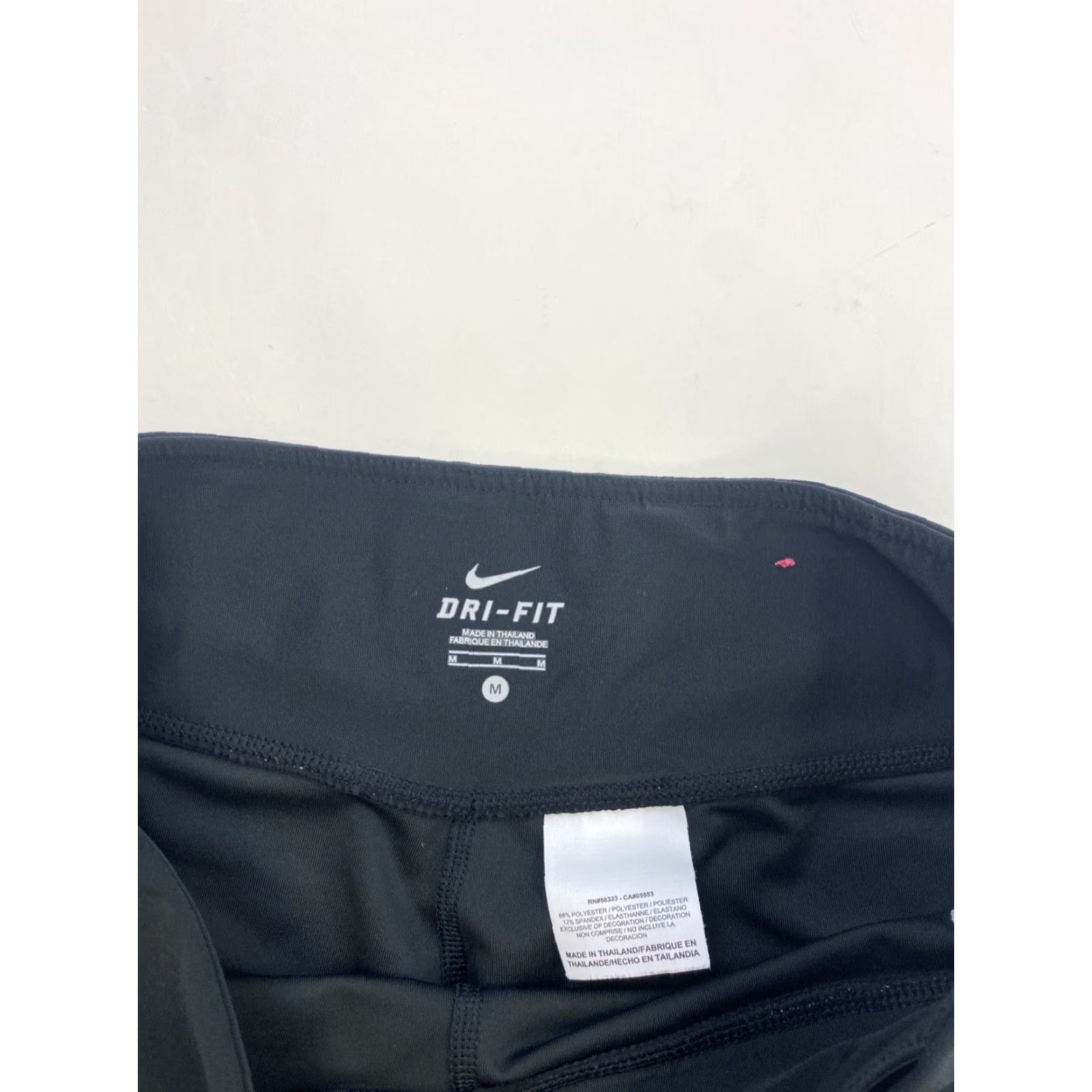 Nike Nike Yoga Cropped Leggings Womens Medium Black Dri-Fit Size 32" / US 10 / IT 46 - 2 Thumbnail