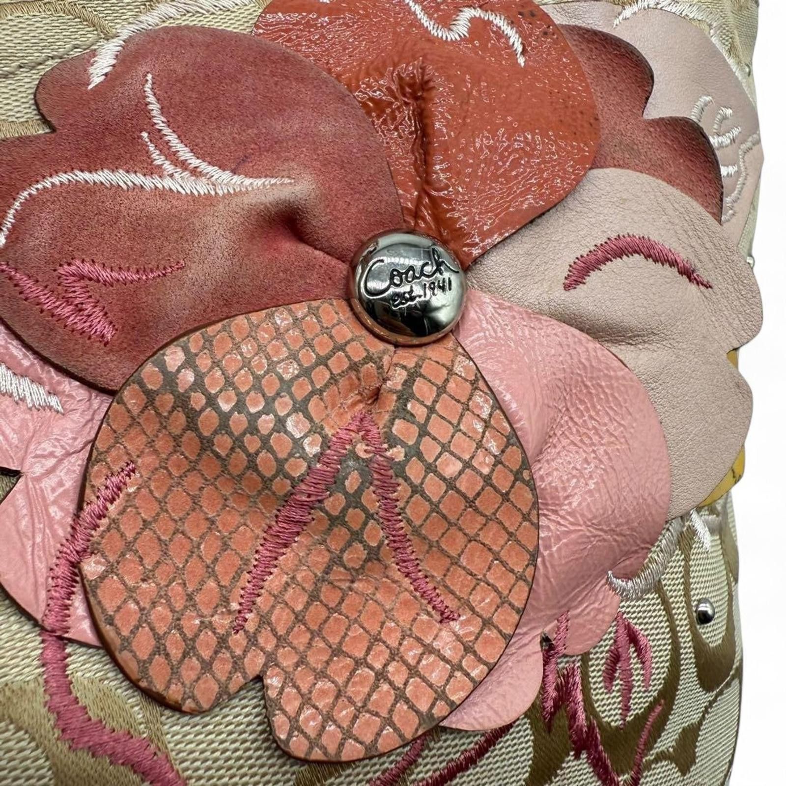 Coach Coach - Floral Appliqué Signature Tote Handbag Size ONE SIZE - 4 Thumbnail