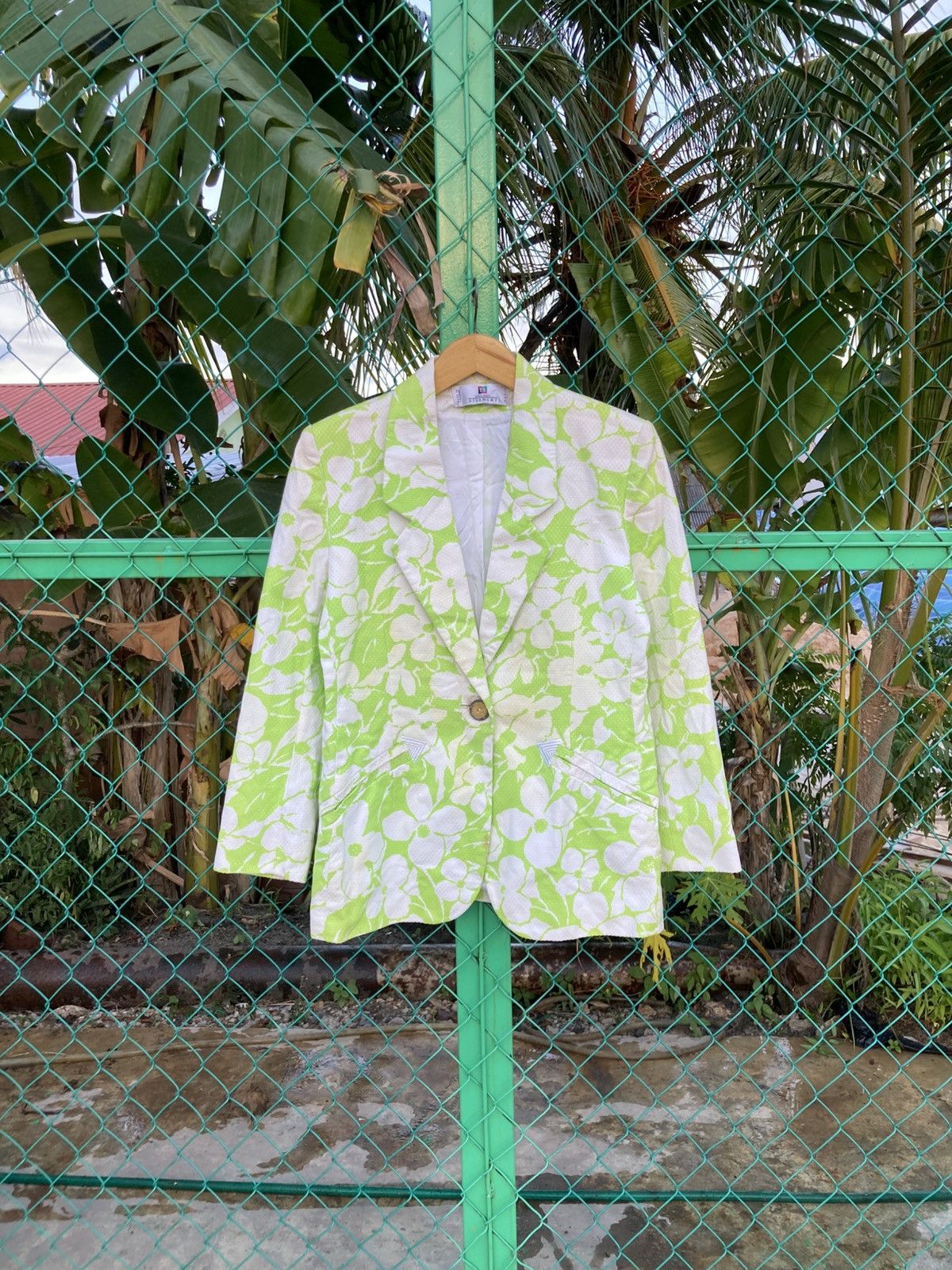 Givenchy Vintage 80s/90s Givenchy Boutiques Floral Design Blazer Size M / US 6-8 / IT 42-44 - 1 Thumbnail