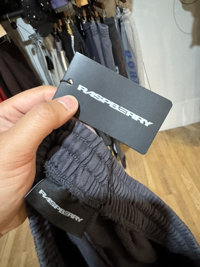 The GV Gallery GV GALLERY CALLIGRAPHY SWEATS BLACK Size US 34 / EU 50 - 2 Thumbnail