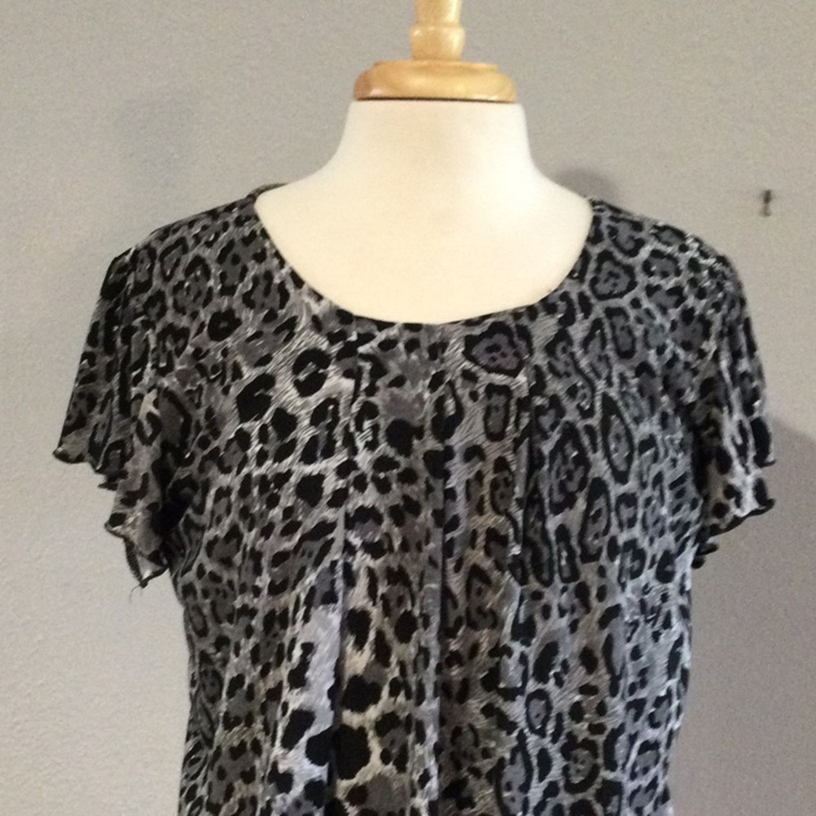Other Ashli Couture Gray & Black Leopard Print Pleated Blouse L Size L / US 10 / IT 46 - 2 Thumbnail