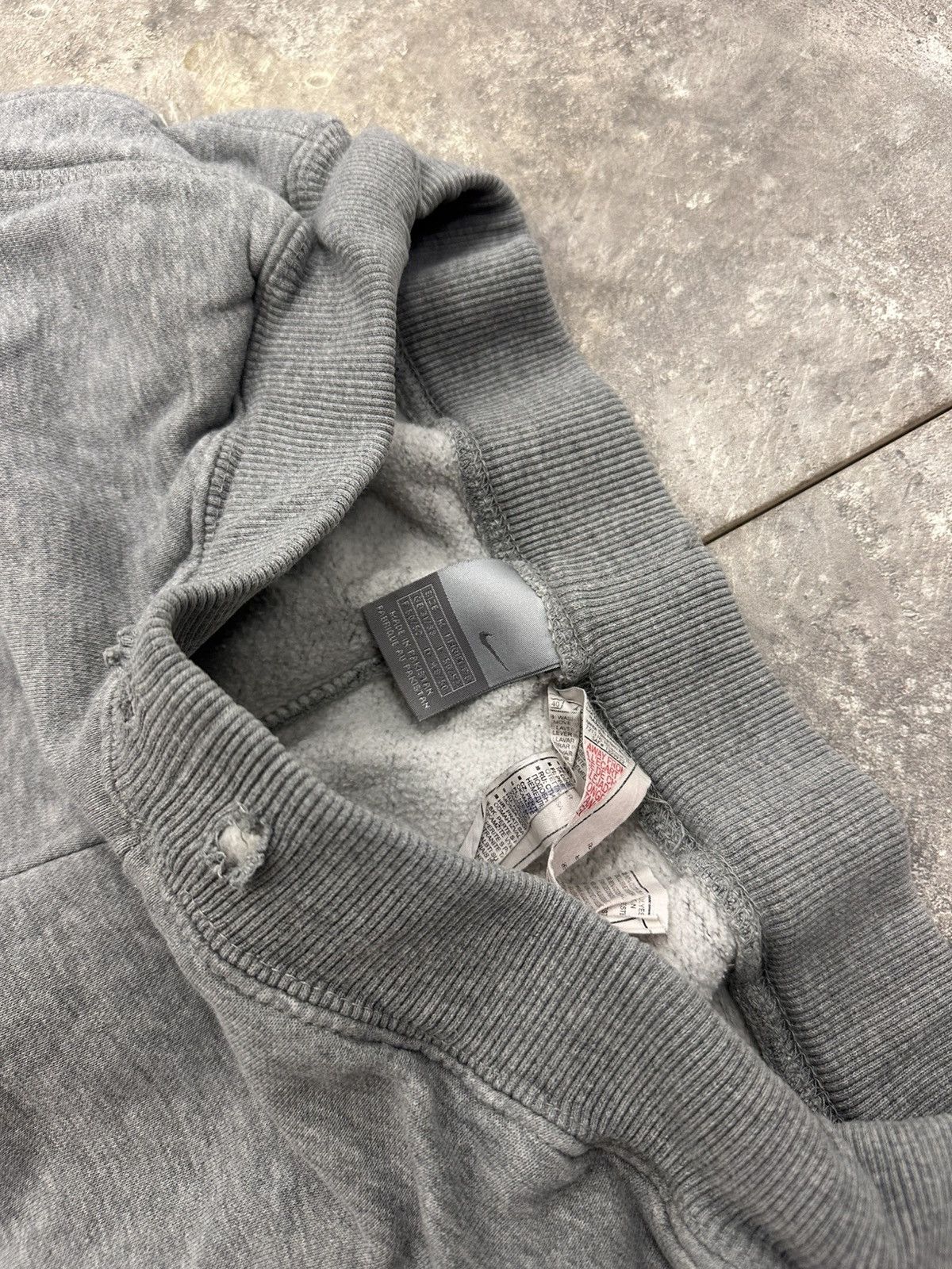 Japanese Brand Nike Vintage Baggy Gray Sweatpants Size US 32 / EU 48 - 6 Thumbnail
