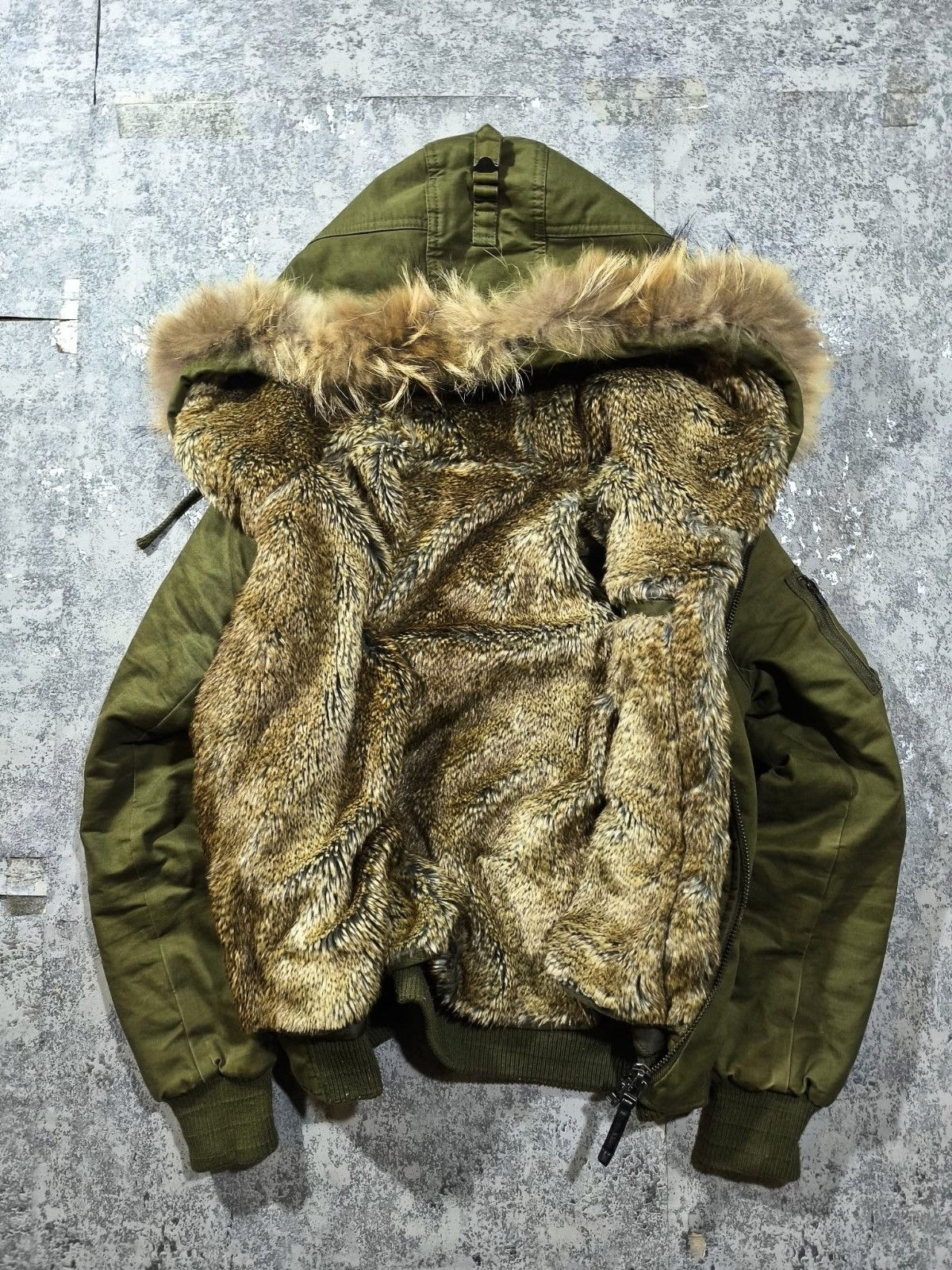 Other Japan Type FauxFur Military Faded Khaki Green Bomber Size S / US 4 / IT 40 - 9 Thumbnail