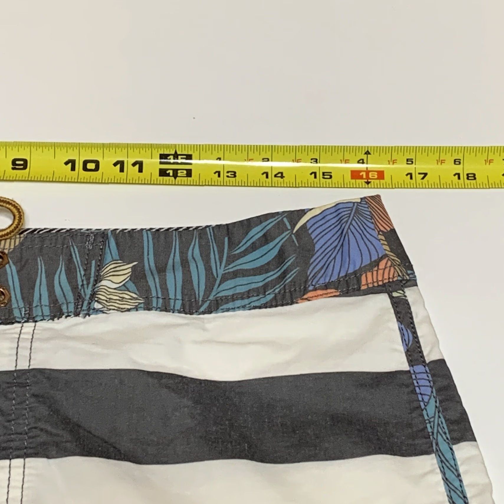 Globe Globe Striped Quick Dry Mens Boardshorts SZ 32 Multicolor Size US 32 / EU 48 - 5 Thumbnail