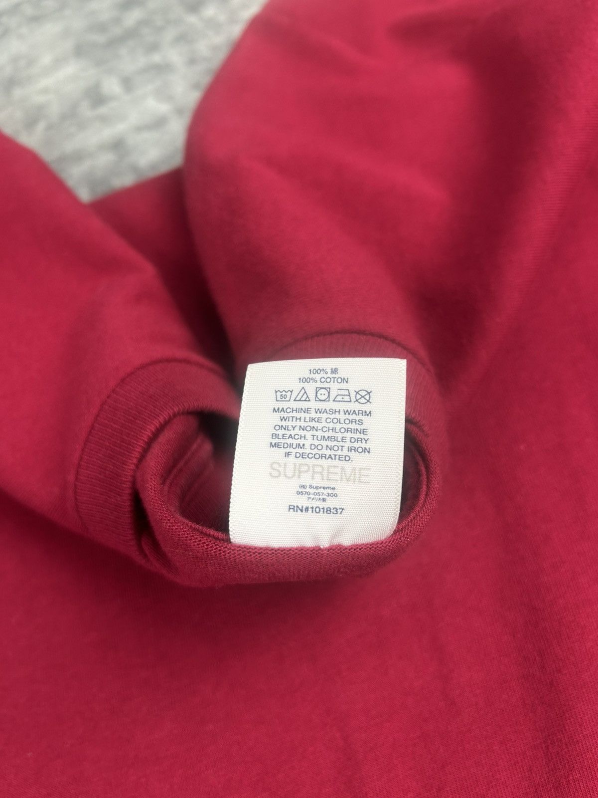 Supreme Supreme Catwoman ‘Cardinal’ Tee - Size Small Size US S / EU 44-46 / 1 - 7 Thumbnail