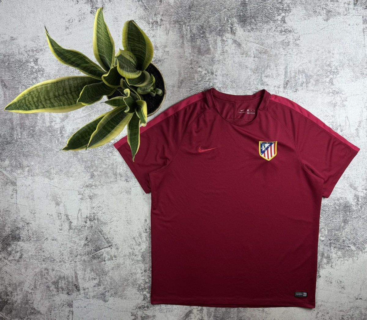 Nike Atletico Madrid Training Home 2016 2017 Red Nike Soccer Football Shirt Jersey Size US XXL / EU 58 / 5 - 1 Thumbnail