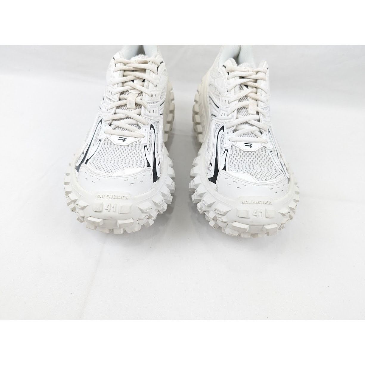Balenciaga o1rshd1 Contrast Defender Bouncer in Eggshell/Black Size US 8 / EU 41 - 14 Thumbnail